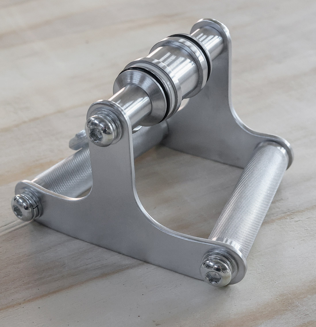 Solid Seated Row / Chinning Handle A119