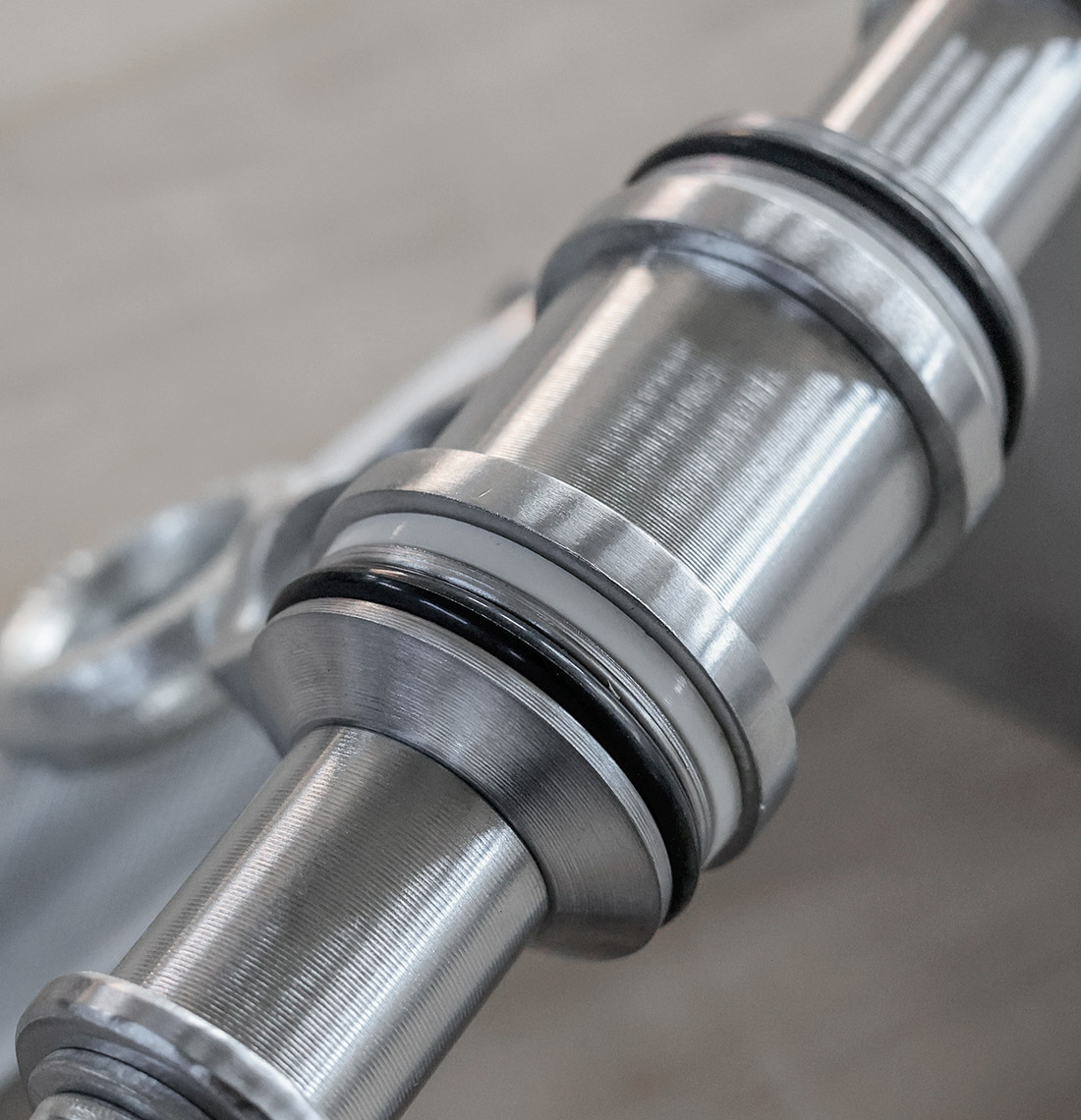 Solid Seated Row / Chinning Handle A119