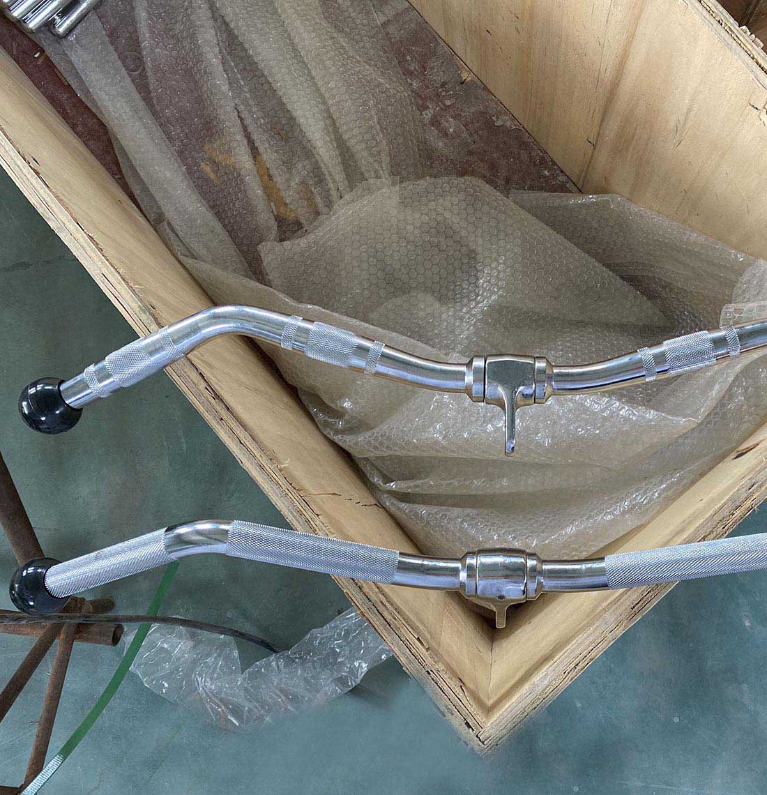 Lat Bar 28" A111